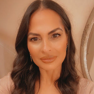 Meet your Posher, Monique